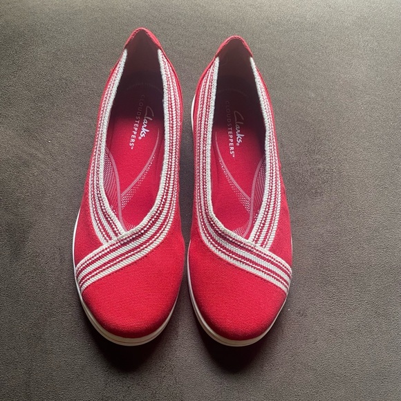Clarks Red Flats Sporty Slip-On Loafers - Picture 1 of 6